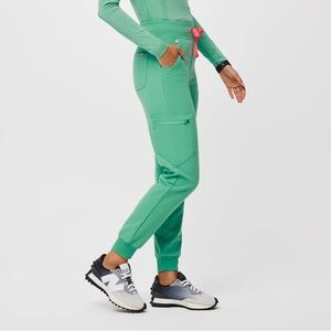 Figs Women’s High Waisted Zamora Jogger Scrubs - Surgical Green/Oasis Color